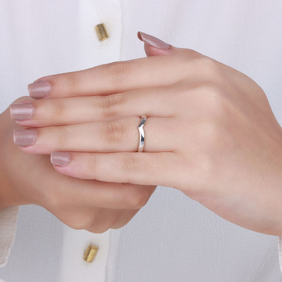 What Your Wedding Ring Style Says About Your Personality